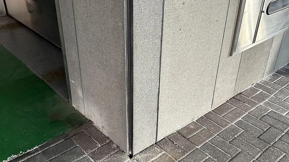 석재 균열보수 코너 헤어라인 균열 진단