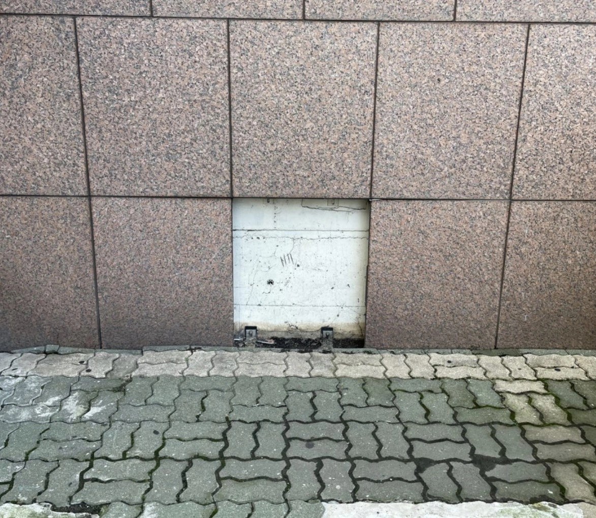 외벽 화강석 설비 점검구 매립 구간